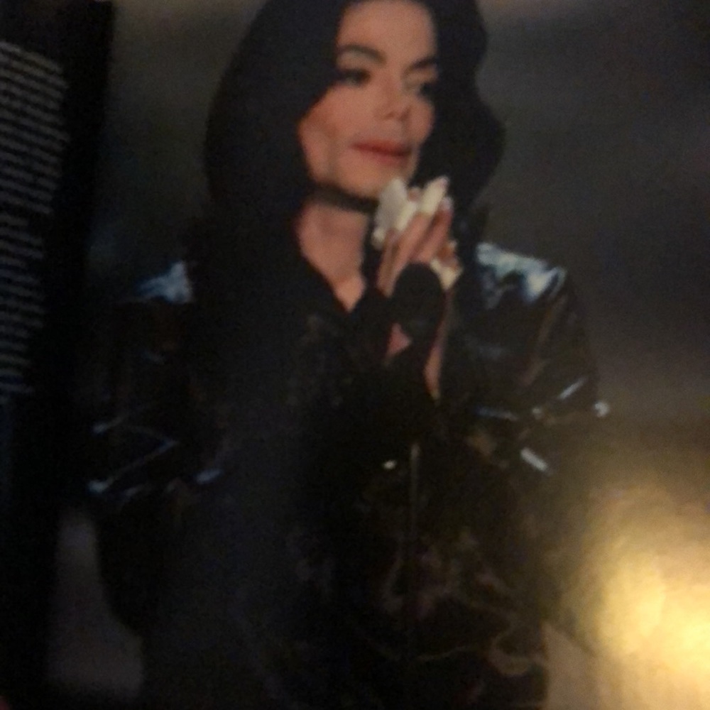 Michael Jackson - Picture 3 of 5